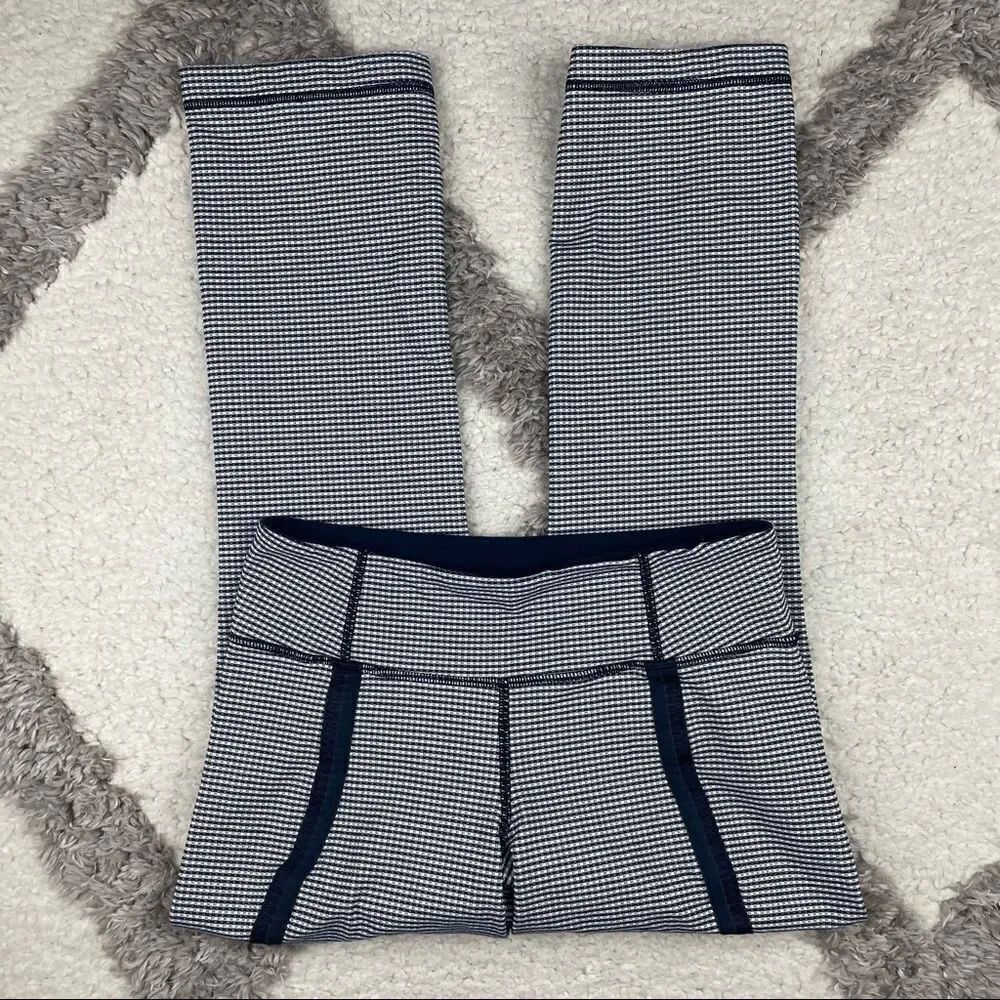 Lululemon Coast To Class Pant - Picture 4 of 6